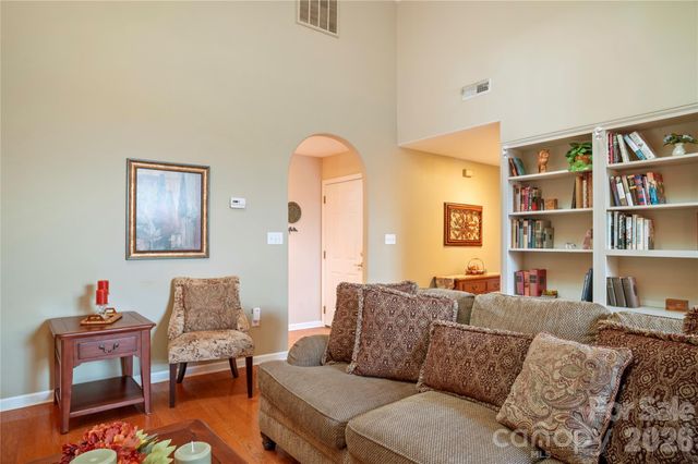 13 Stonebridge Drive, Asheville, NC 28805