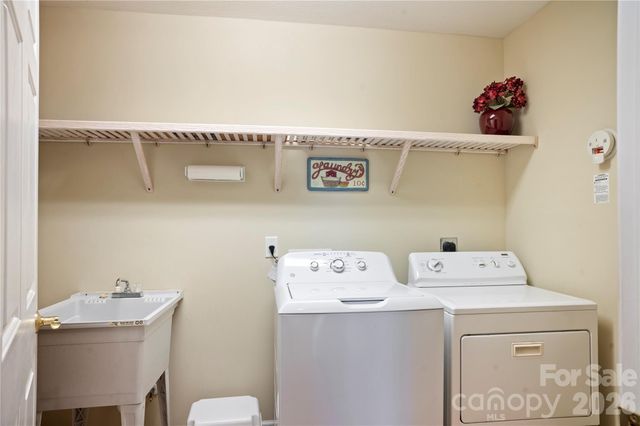 13 Stonebridge Drive, Asheville, NC 28805