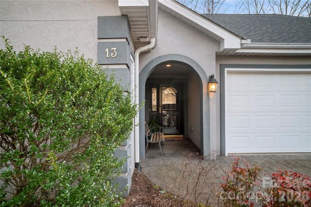 13 Stonebridge Drive, Asheville, NC 28805