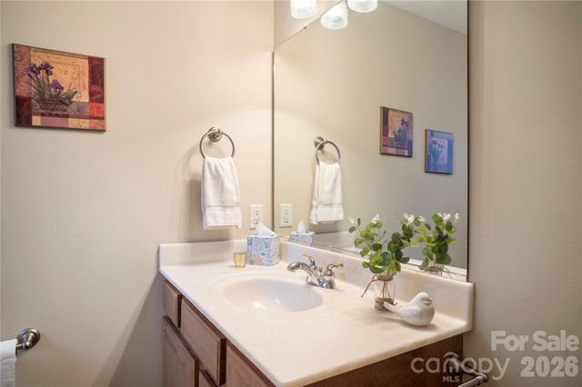 13 Stonebridge Drive, Asheville, NC 28805