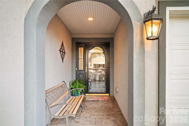 13 Stonebridge Drive, Asheville, NC 28805