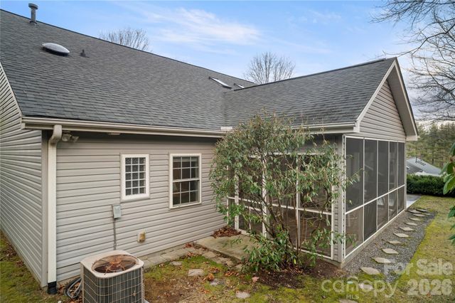 13 Stonebridge Drive, Asheville, NC 28805