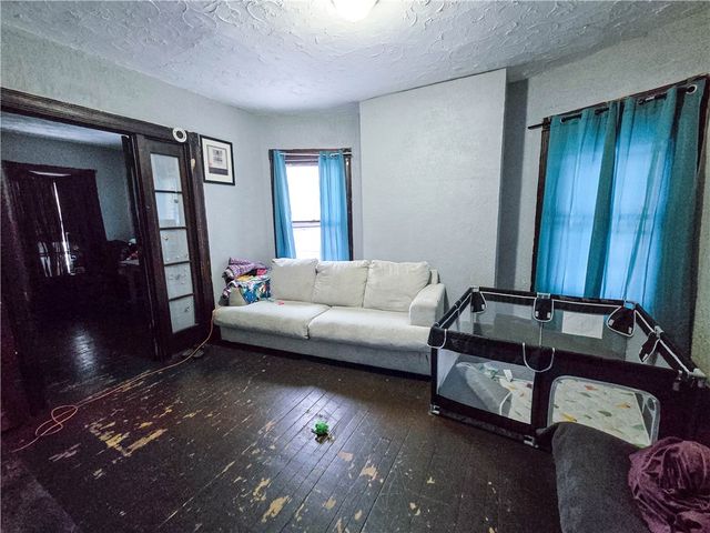 211 Parsells Avenue, Rochester, NY 14609