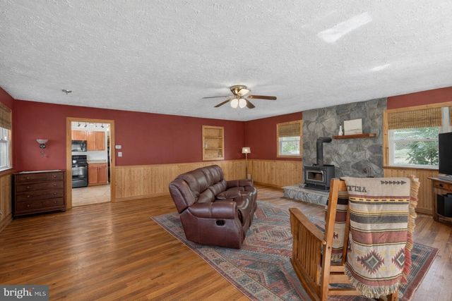 944 HIGHRIDGE RD, Front Royal, VA 22630