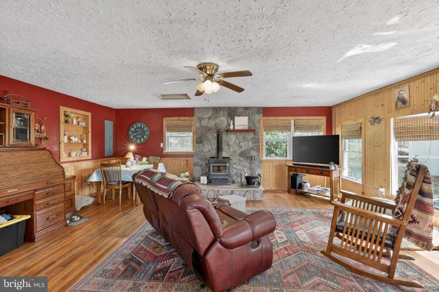 944 HIGHRIDGE RD, Front Royal, VA 22630