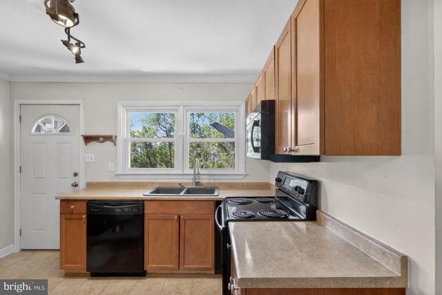 944 HIGHRIDGE RD, Front Royal, VA 22630