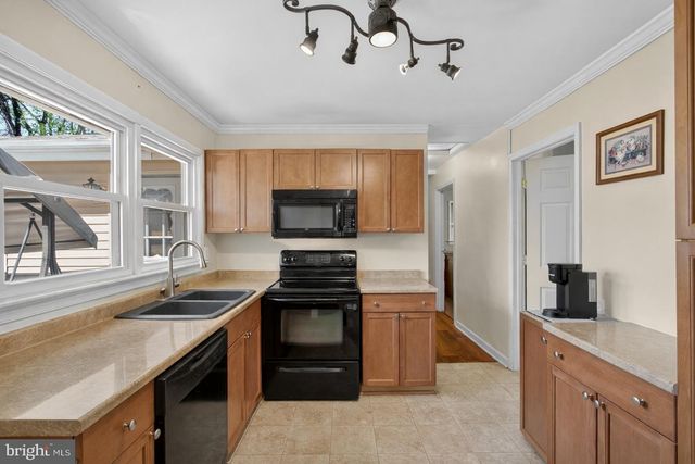 944 HIGHRIDGE RD, Front Royal, VA 22630