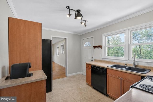 944 HIGHRIDGE RD, Front Royal, VA 22630
