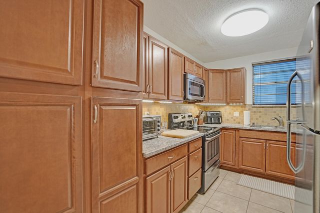 1400 Tallwood Avenue 107, Hollywood, FL 33021