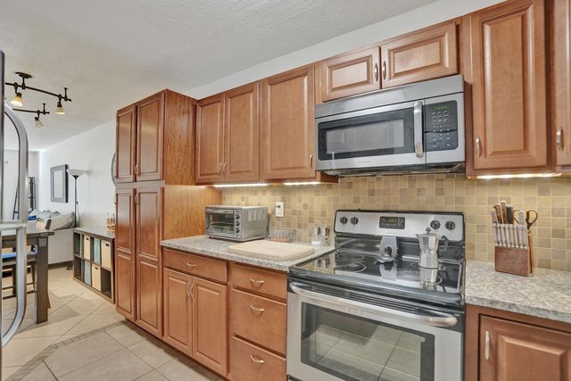 1400 Tallwood Avenue 107, Hollywood, FL 33021