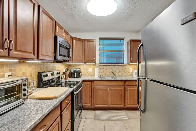1400 Tallwood Avenue 107, Hollywood, FL 33021