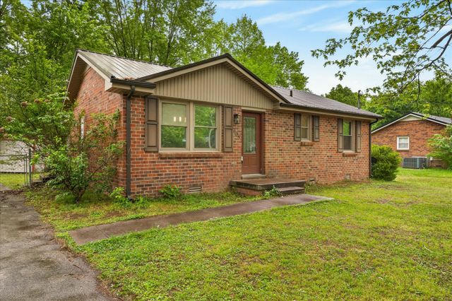 209 Green Acres Cir, Guthrie, KY 42234