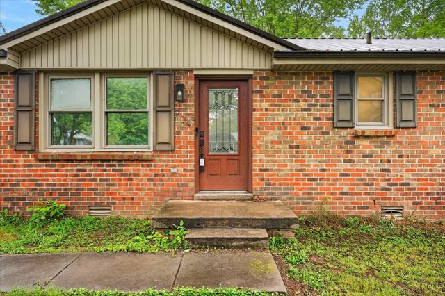 209 Green Acres Cir, Guthrie, KY 42234