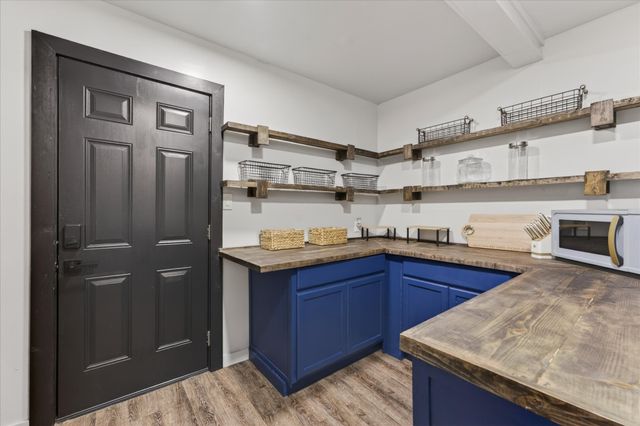 209 Green Acres Cir, Guthrie, KY 42234