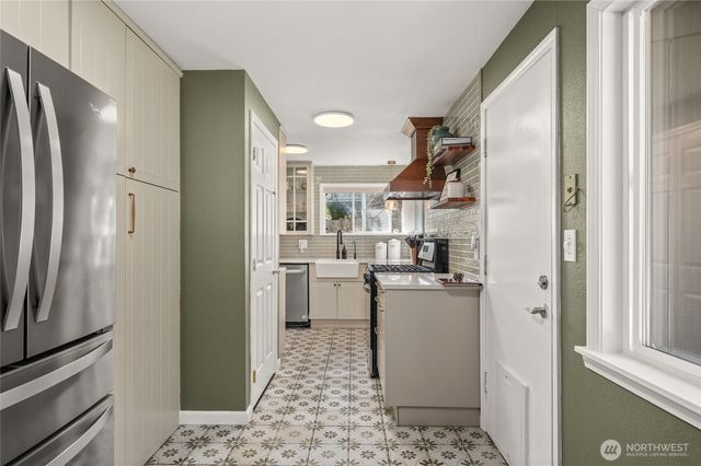 5850 Birch Drive, Ferndale, WA 98248