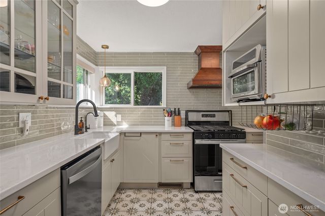 5850 Birch Drive, Ferndale, WA 98248
