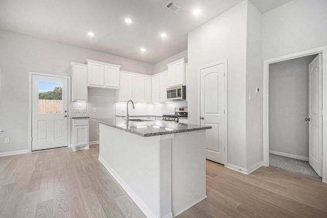 3743 Crawford Street, Bay City, TX 77414