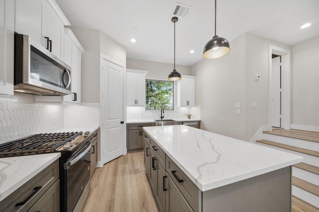 5320 Creekmont Timbers Trail, Houston, TX 77091