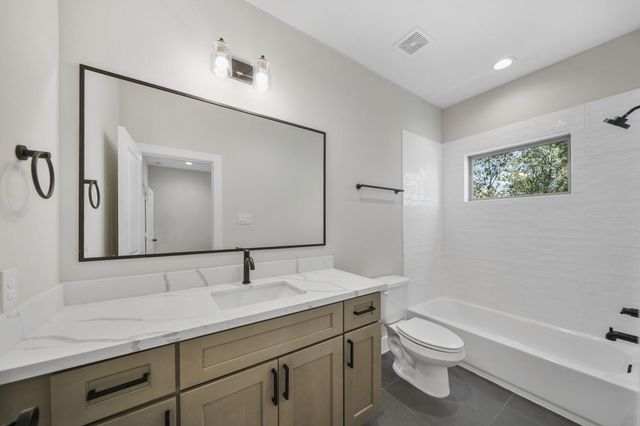5320 Creekmont Timbers Trail, Houston, TX 77091