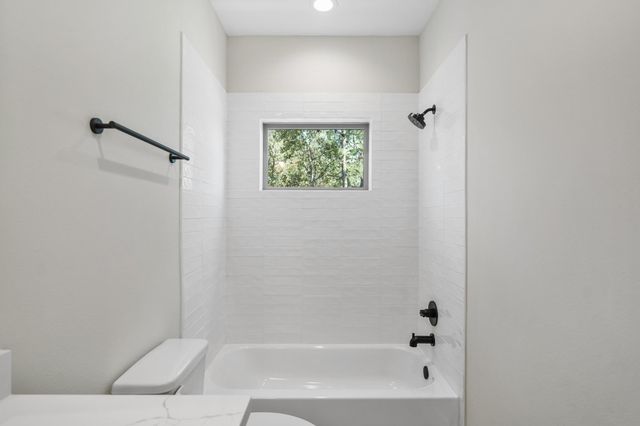 5320 Creekmont Timbers Trail, Houston, TX 77091