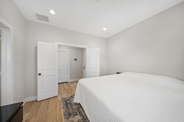 5320 Creekmont Timbers Trail, Houston, TX 77091