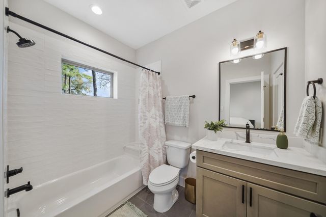 5320 Creekmont Timbers Trail, Houston, TX 77091