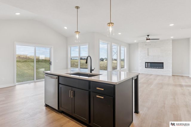 12705 Glenn Street, Papillion, NE 68138