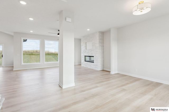 12705 Glenn Street, Papillion, NE 68138