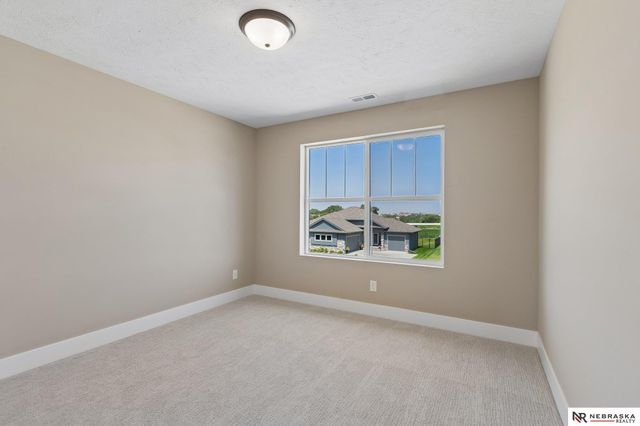 12705 Glenn Street, Papillion, NE 68138