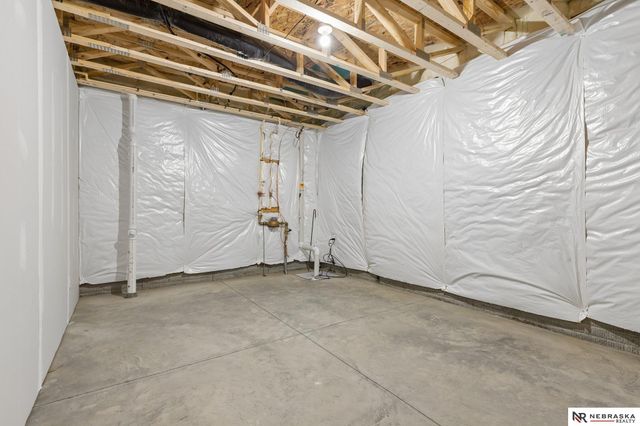 12705 Glenn Street, Papillion, NE 68138