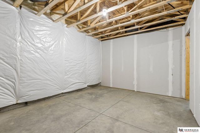 12705 Glenn Street, Papillion, NE 68138