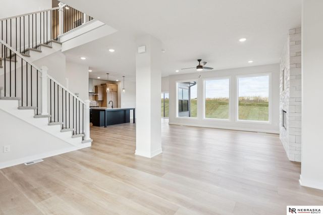 12705 Glenn Street, Papillion, NE 68138