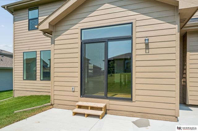 12705 Glenn Street, Papillion, NE 68138