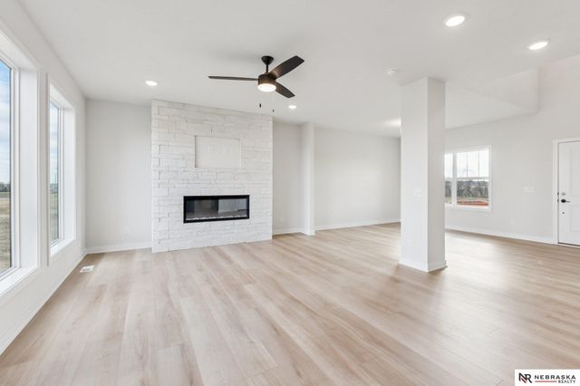 12705 Glenn Street, Papillion, NE 68138