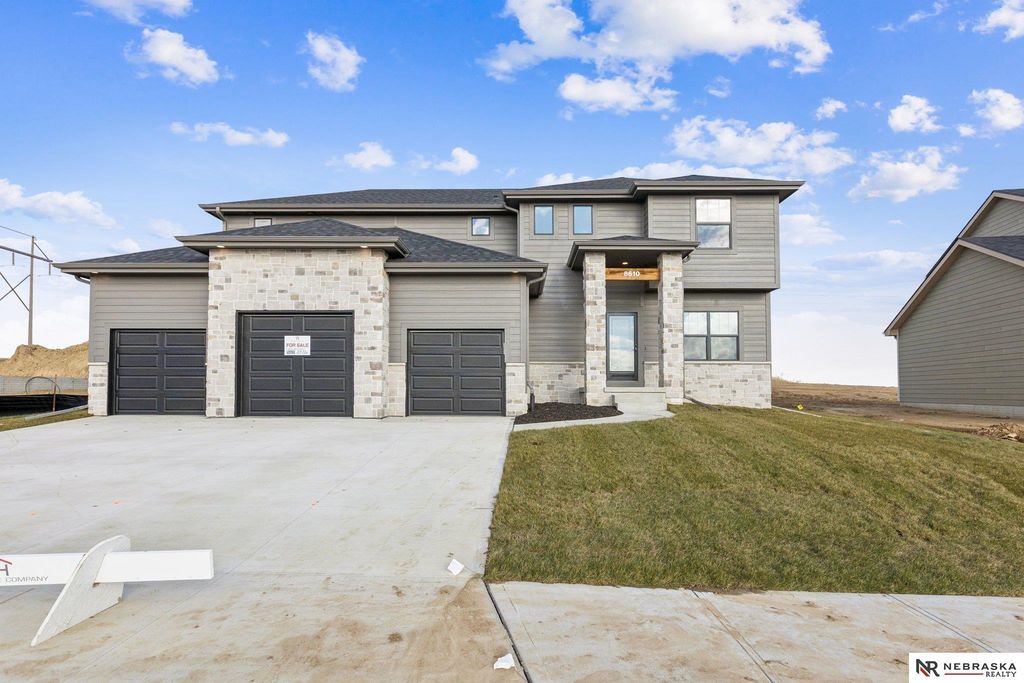 12705 Glenn Street, Papillion, NE 68138