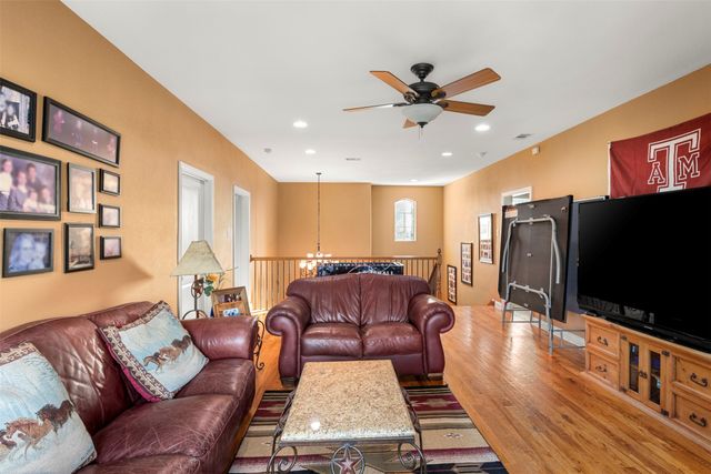 170 Steel Dust Drive, Red Oak, TX 75154