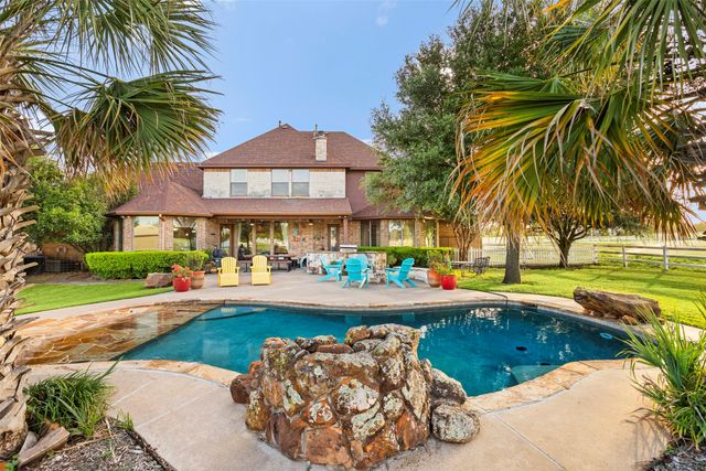170 Steel Dust Drive, Red Oak, TX 75154