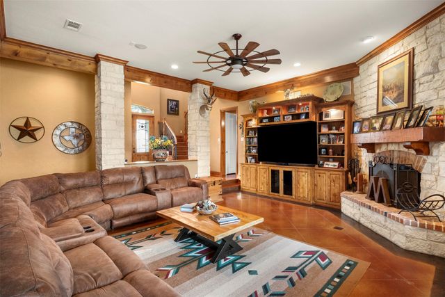 170 Steel Dust Drive, Red Oak, TX 75154