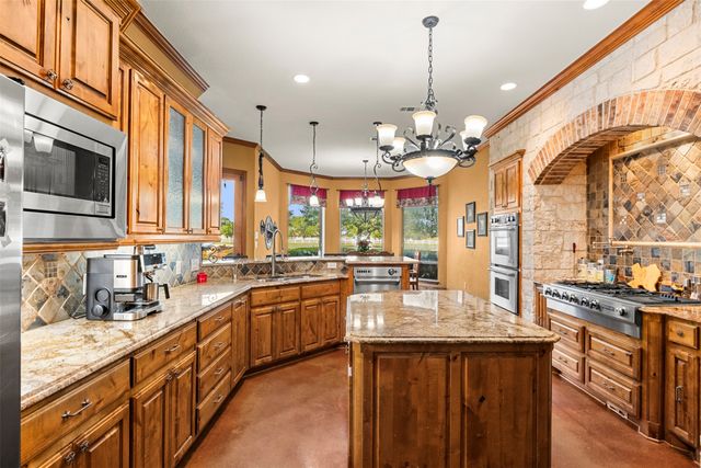 170 Steel Dust Drive, Red Oak, TX 75154