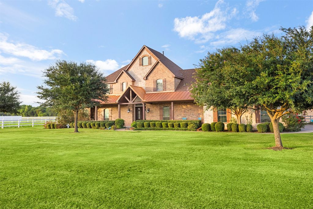 170 Steel Dust Drive, Red Oak, TX 75154