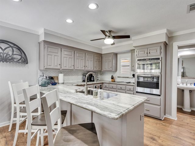 11711 Twain Drive, Montgomery, TX 77356