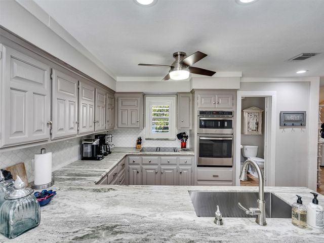 11711 Twain Drive, Montgomery, TX 77356