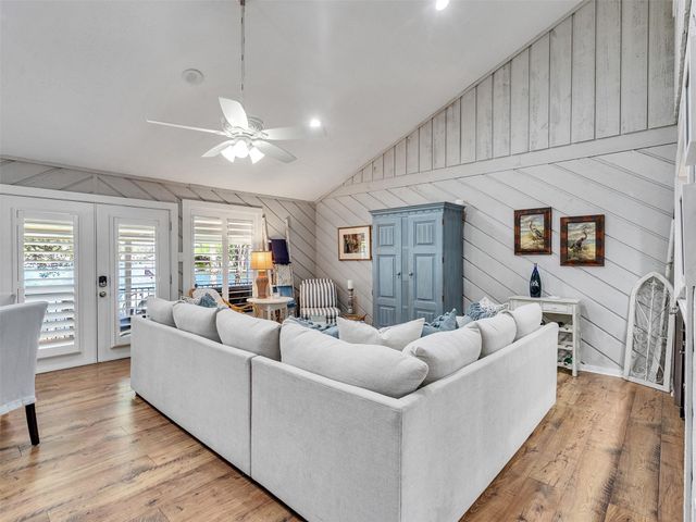 11711 Twain Drive, Montgomery, TX 77356