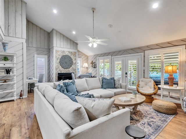 11711 Twain Drive, Montgomery, TX 77356