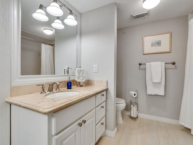 11711 Twain Drive, Montgomery, TX 77356