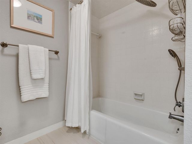 11711 Twain Drive, Montgomery, TX 77356