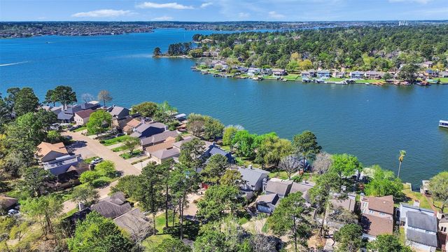 11711 Twain Drive, Montgomery, TX 77356