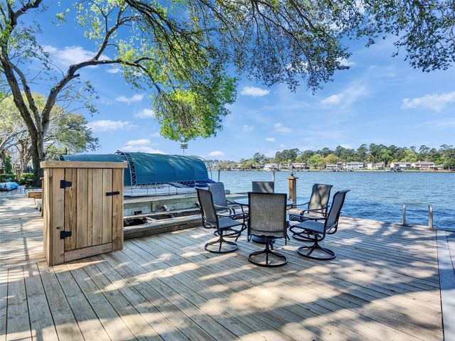 11711 Twain Drive, Montgomery, TX 77356