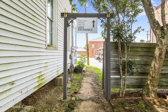 105 Washington Street, Breaux Bridge, LA 70517