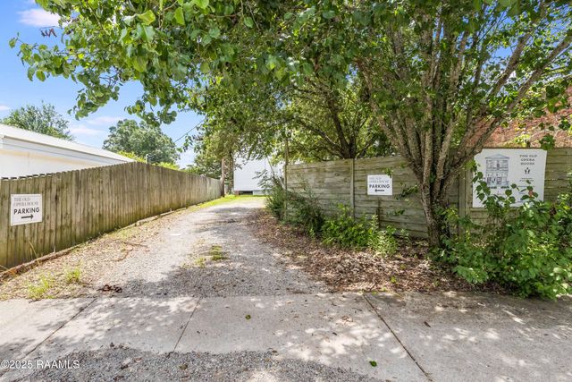 105 Washington Street, Breaux Bridge, LA 70517